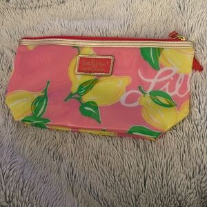 Lilly Pulitzer for Estée Lauder makeup bag in lemon print NWOT